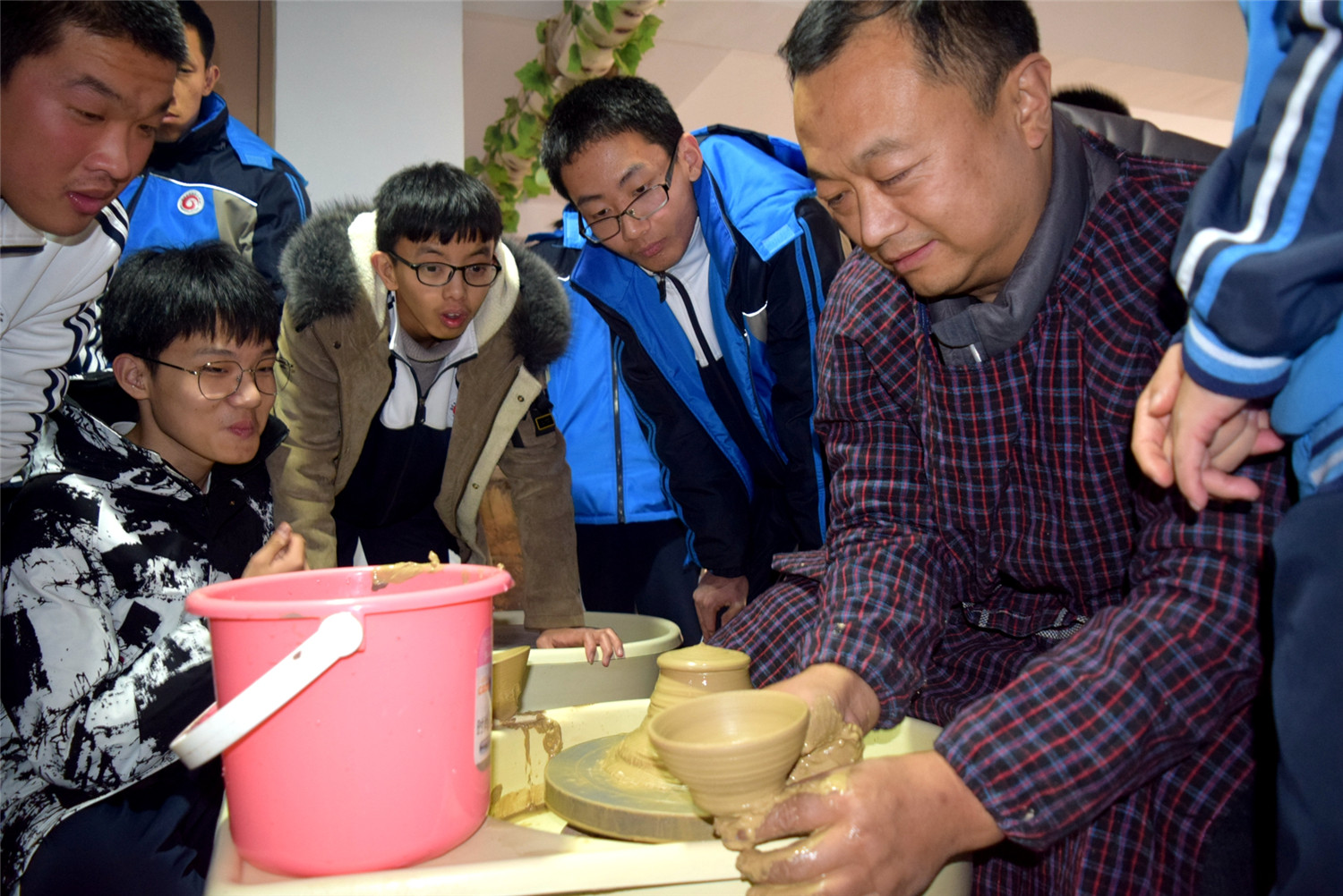 九三學社 市人防辦走進市特教中心