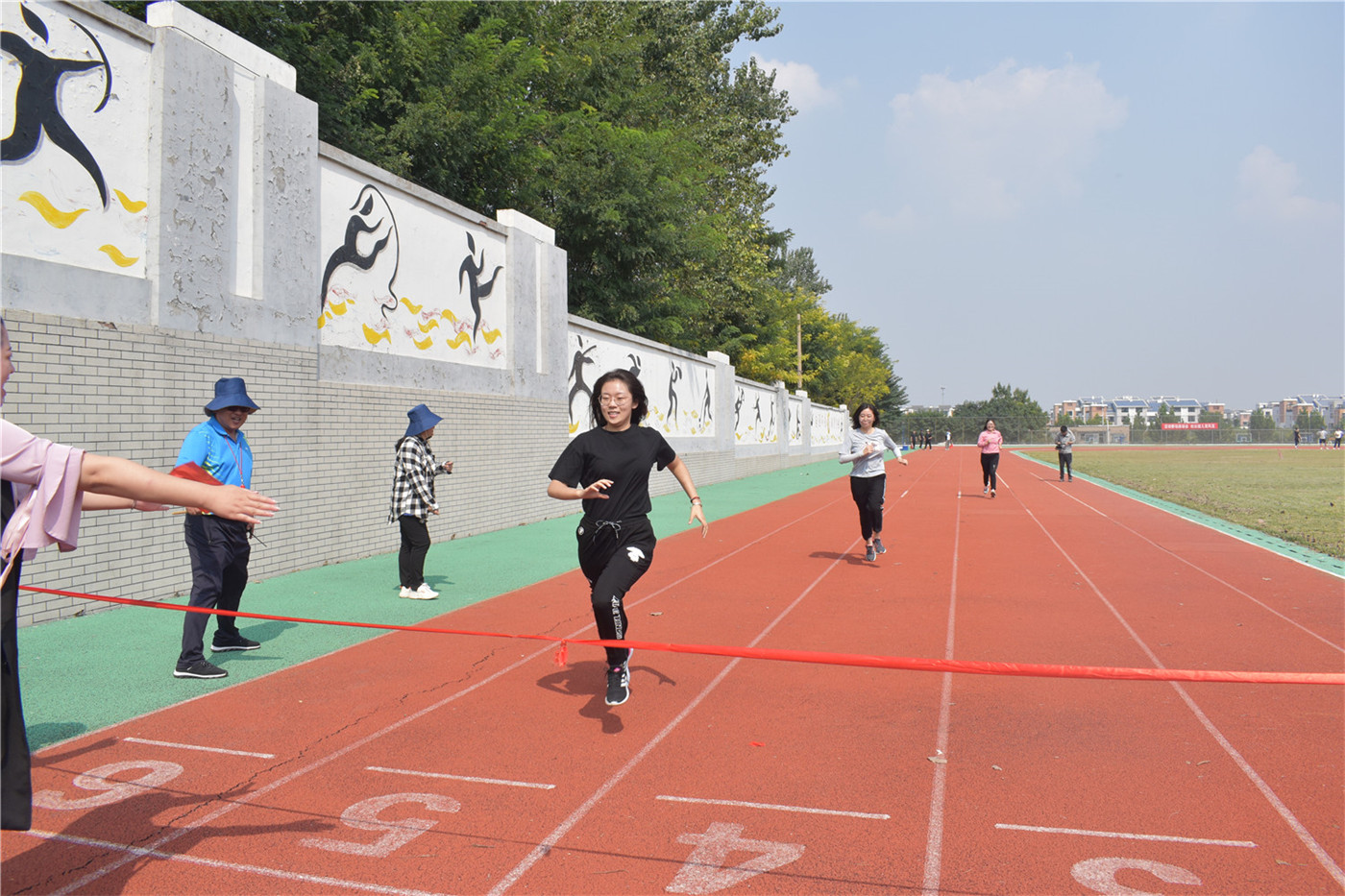 享健身運動樂趣，展教師別樣風(fēng)采